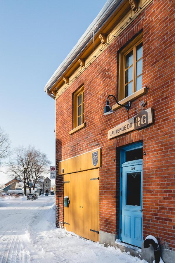 L'Auberge Du Qg La Prairie Bagian luar foto